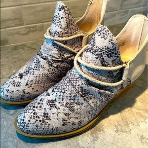Size 8 animal print boots